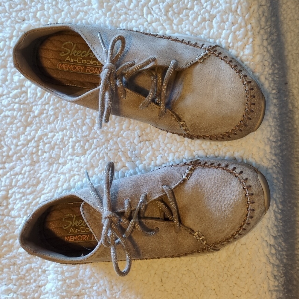 Step into Comfort and Style with Skechers Loafers - Perfect for Any Occasion!